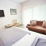 Zur Eiche 3*
