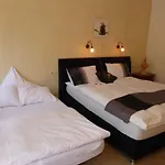 Отель Zur Eiche Оверат